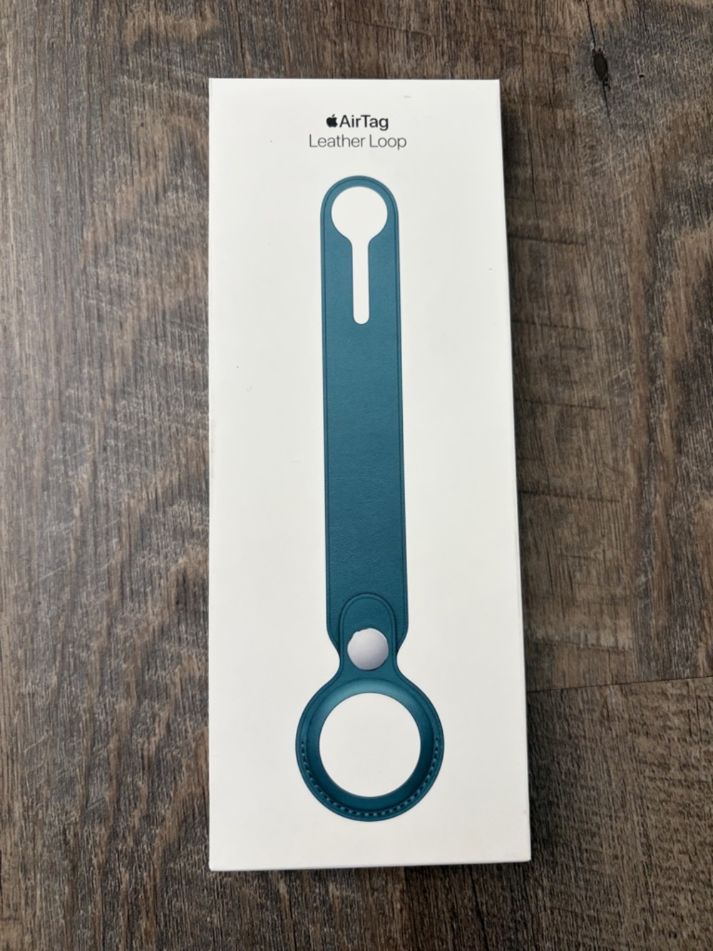 NIB- Apple AirTag Leather Loop in Forest Green